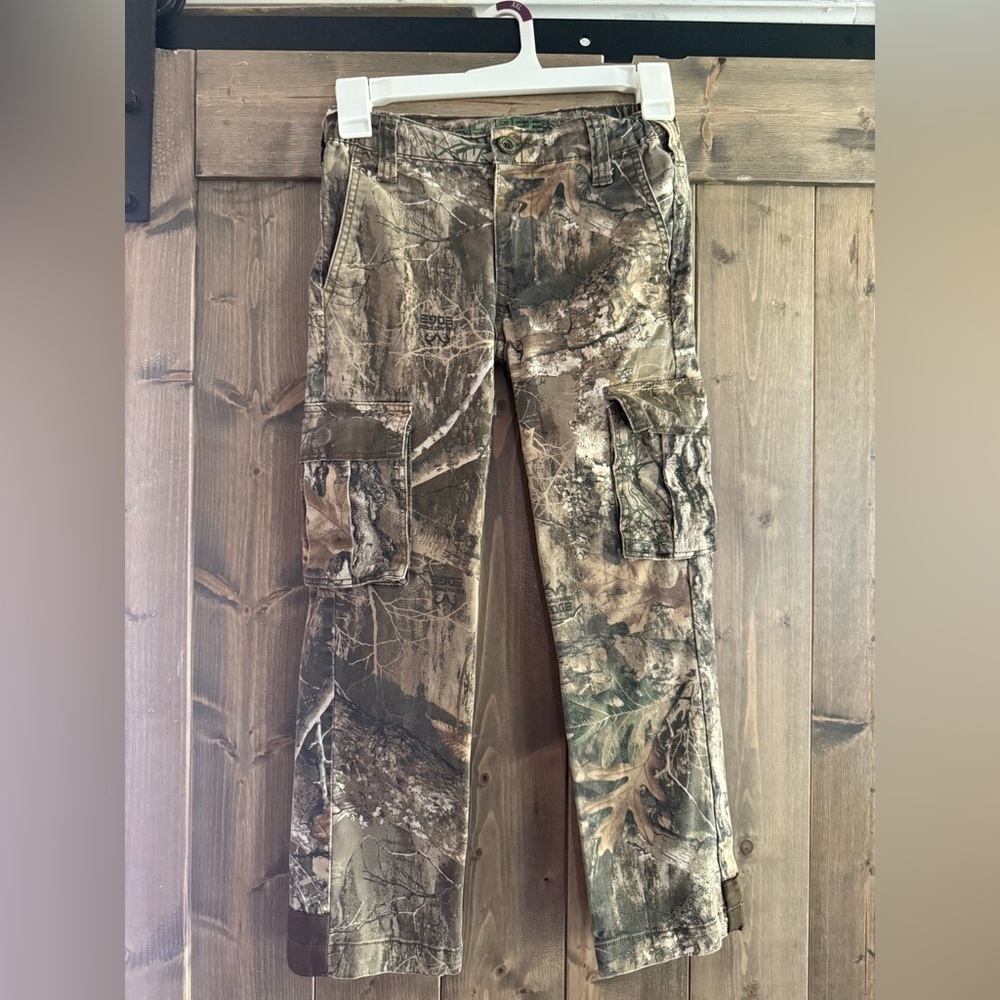 Realtree Edge Camo Cargo Pants | Size M Youth